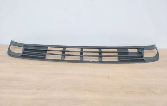 Ford Mondeo MK I Front bumper lower grill 93BB