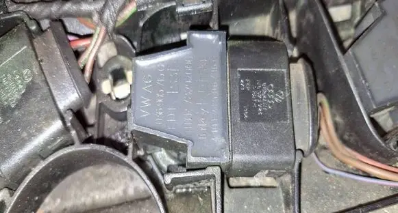 Volkswagen Jetta V High voltage ignition coil 036905715G