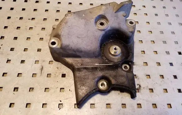 Opel Zafira C Engine mounting bracket 55568812