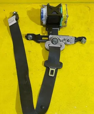 Mazda 6 Seat belt trim 