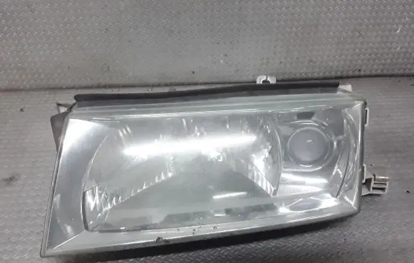 Skoda Octavia Mk1 (1U) Headlight/headlamp 1U1941015E