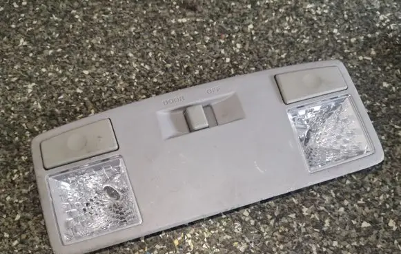 Mazda 5 Front seat light