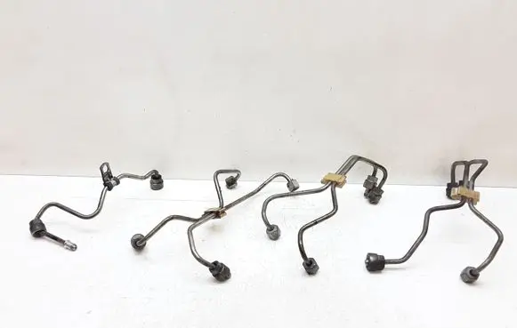Volvo V70 Fuel injector supply line/pipe 
