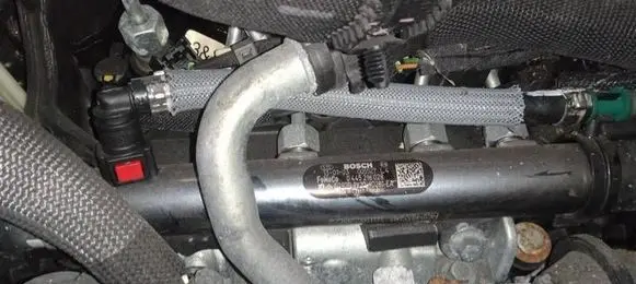 Jaguar XJ X351 Fuel main line pipe 9X2Q9D280EA