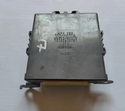 Toyota Prius (XW20) Power management control unit 8967047010 1012380151