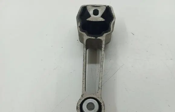Land Rover Evoque I Engine mount bracket