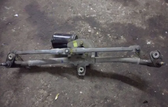 Audi A3 S3 8L Front wiper linkage and motor