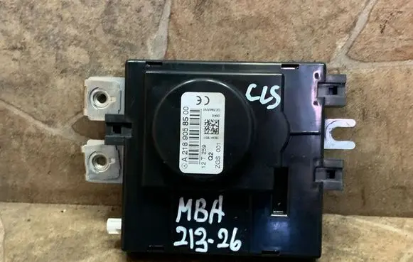 Mercedes-Benz CLS C218 X218 Aerial antenna amplifier A2189058500