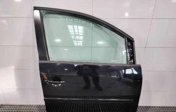 Volkswagen Touran II Front door 