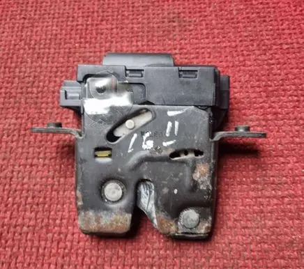Renault Laguna II Tailgate/trunk/boot lock/catch/latch 8200295641A