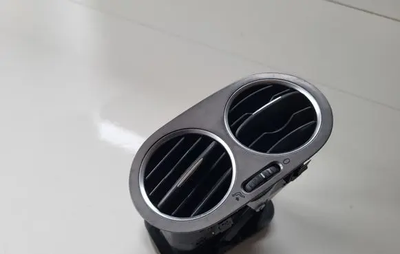 Volkswagen Tiguan Dashboard side air vent grill/cover trim