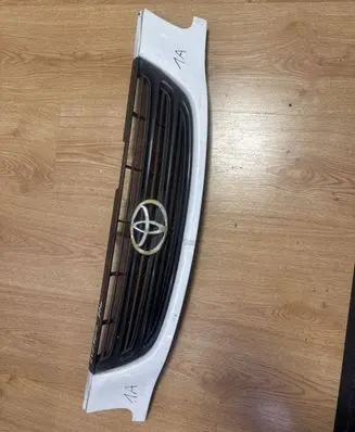 Toyota Avensis T220 Front bumper upper radiator grill 5311405020 5311105030 5311105030F