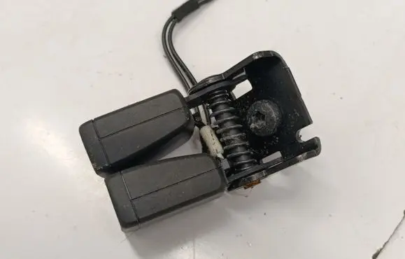 Ford Mustang Mach-E Middle seatbelt buckle (rear) LJ8B58613K21AB