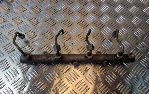 Audi A8 S8 D3 4E Fuel main line pipe 057130090H