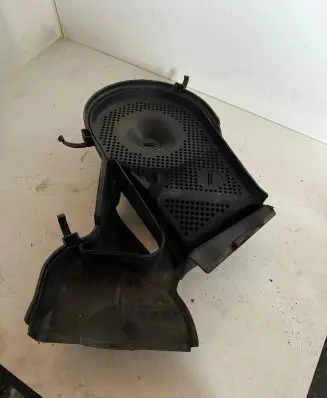 Audi A6 Allroad C5 Timing belt guard (cover) 059109124G