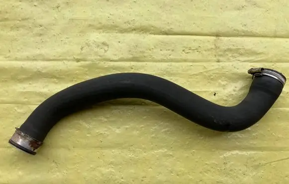 Mercedes-Benz C AMG W204 Engine coolant pipe/hose A2045010582