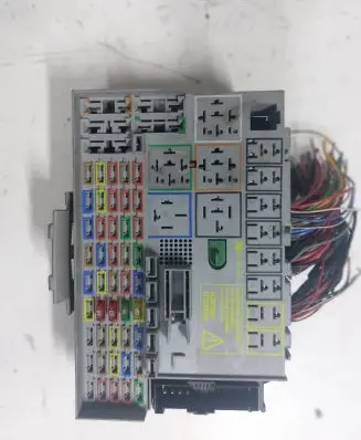 Opel Zafira A Fuse box set 24412497