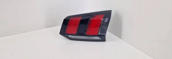Peugeot 5008 II Tailgate rear/tail lights 9811027780