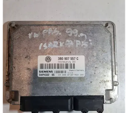 Volkswagen PASSAT B5 Engine control unit/module 3B0907557C 5WP4332