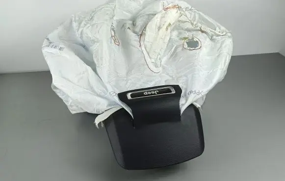 Jeep Grand Cherokee WL Steering wheel airbag P6MJ382X7AC