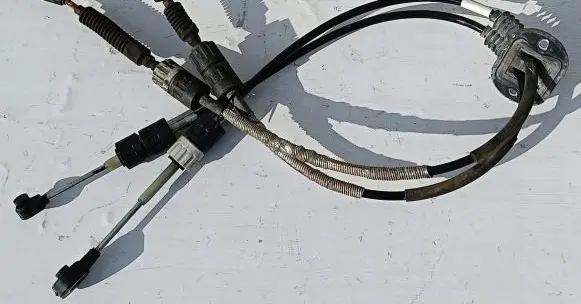 Ford Focus Gear shift cable linkage 4M5R-7E395-GE