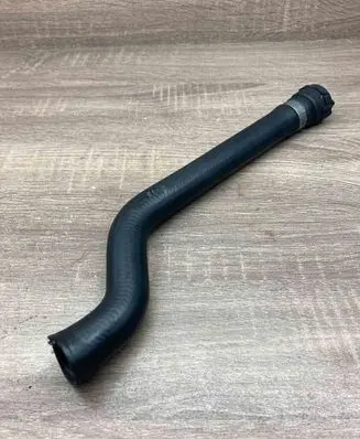BMW 5 E39 Engine coolant pipe/hose 2247820