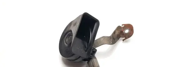 Volkswagen PASSAT B6 Horn signal 3C0951182A