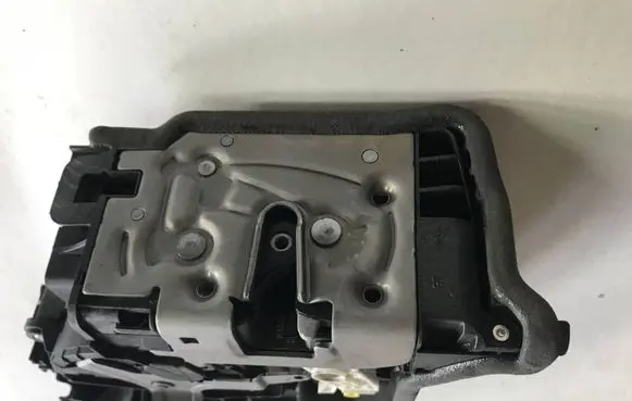 BMW X1 F48 F49 Front door lock 7281937