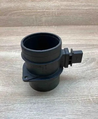Audi A3 S3 8L Mass air flow meter 03G906461C 0281002735