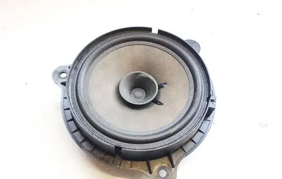 Nissan Leaf I (ZE0) Front door speaker