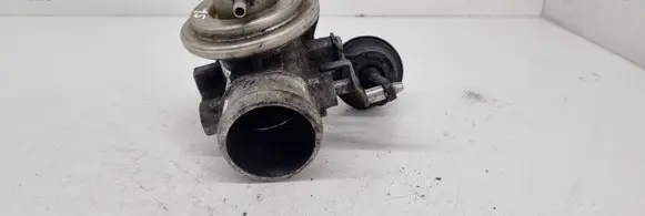 Audi A4 S4 B6 8E 8H EGR valve 038131501G