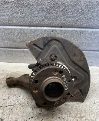 Volkswagen PASSAT B4 Front wheel hub