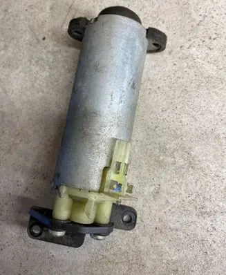 Volkswagen Phaeton Seat adjustment motor 0130002508