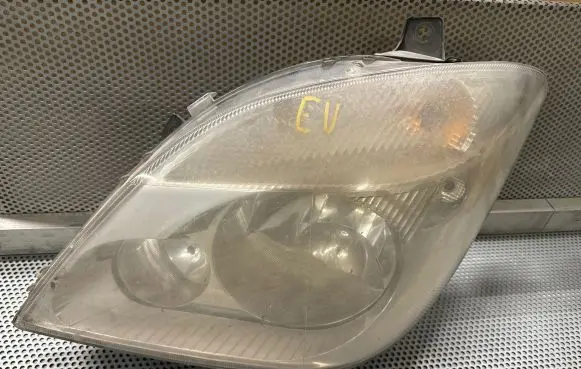 Mercedes-Benz Sprinter W906 Headlight/headlamp A9068200161