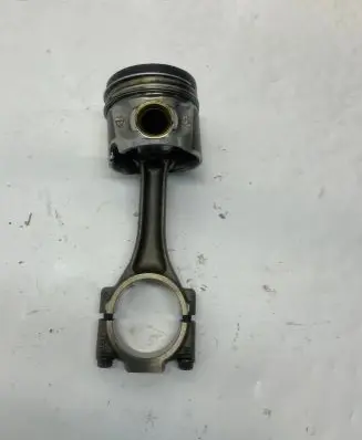 Volkswagen PASSAT B6 Piston with connecting rod 038G