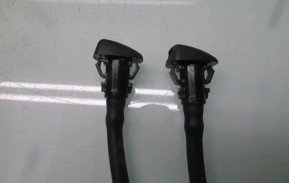 KIA Sportage Windshield washer spray nozzle 