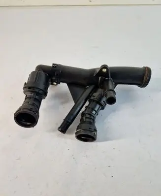 Volkswagen Jetta VI Thermostat 04L121111A