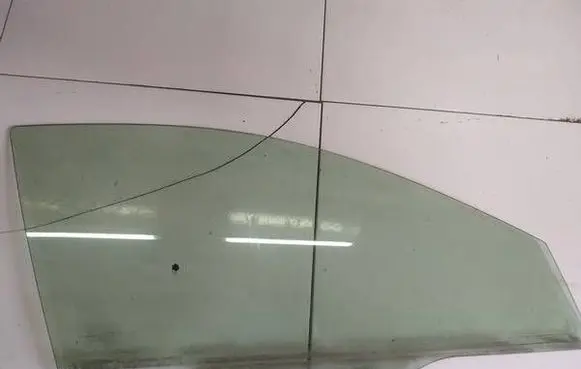 Honda Accord Front door window glass four-door AS2