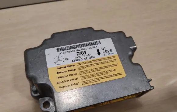 Mercedes-Benz A W169 Airbag control unit/module A1698206626