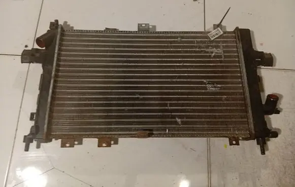 Opel Astra H Coolant radiator 