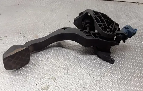 Volkswagen Polo V 6R Clutch pedal 