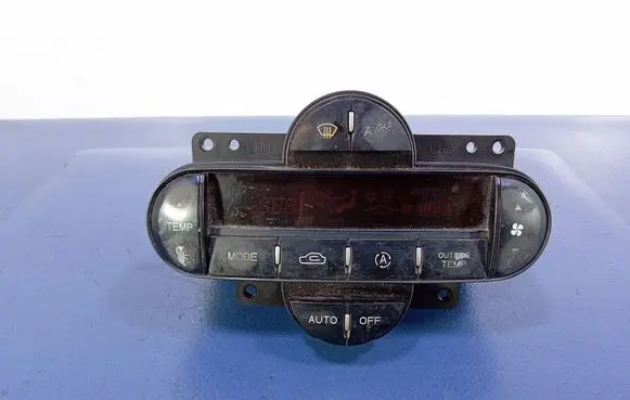 KIA Carens I Climate control unit 0K2FB61190