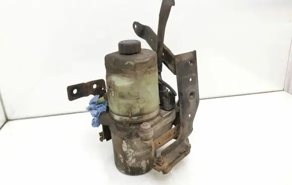 Ford Focus Power steering pump 9A30107 1040085011094F 19190775