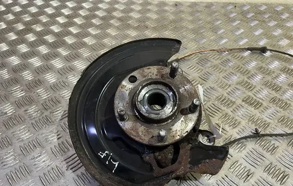 Nissan Leaf II (ZE1) Front wheel hub 400141KK0H