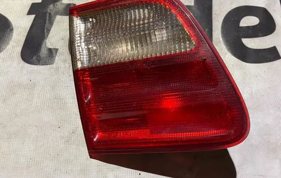 Mercedes-Benz E W210 Tailgate rear/tail lights a2108205964 2108205964