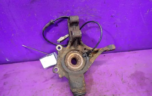 Peugeot 307 CC Front wheel hub spindle knuckle