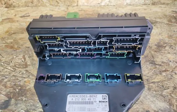 Mercedes-Benz E C207 W207 Other control units/modules A2129004911 A2129029904 A2129020302