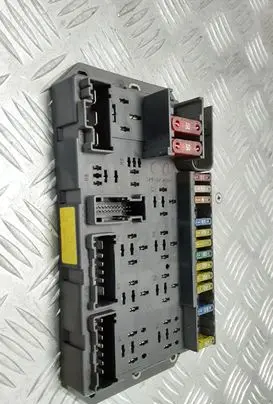Land Rover Range Rover L322 Fuse module YQE000350