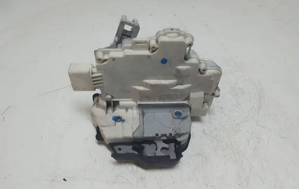 Audi A6 S6 C6 4F Rear door lock 4F0839015A
