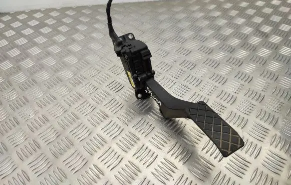 Volkswagen Transporter - Caravelle T6 Accelerator throttle pedal 7E1723503C